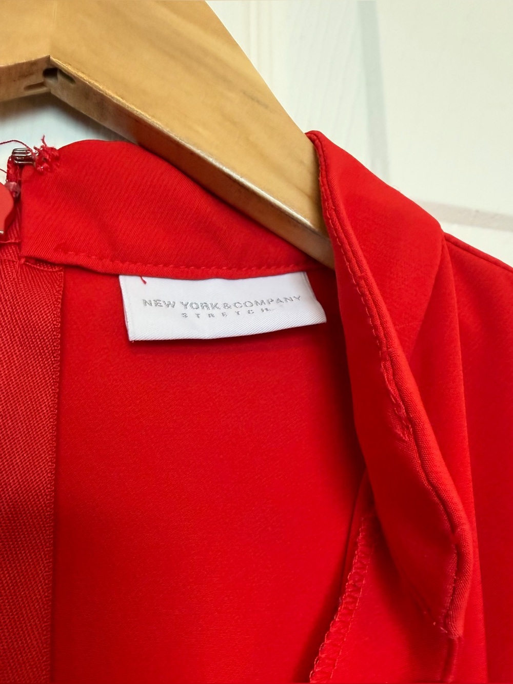 New York & Company Red Ruffle Sleeve Jumpsuit Size Large - Picture 4 of 4